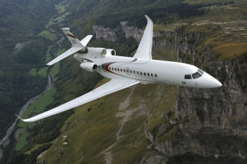 Dassault Falcon 8X in flight • <a style="font-size:0.8em;" href="http://www.flickr.com/photos/139546847@N02/30732675006/" target="_blank">View on Flickr</a>
