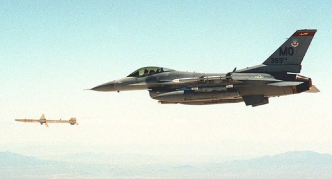 f-16-harm • <a style="font-size:0.8em;" href="http://www.flickr.com/photos/139546847@N02/29687880714/" target="_blank">View on Flickr</a>
